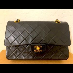 Ch*ne£ Classic Vintage Medium Lambskin Leather Bag